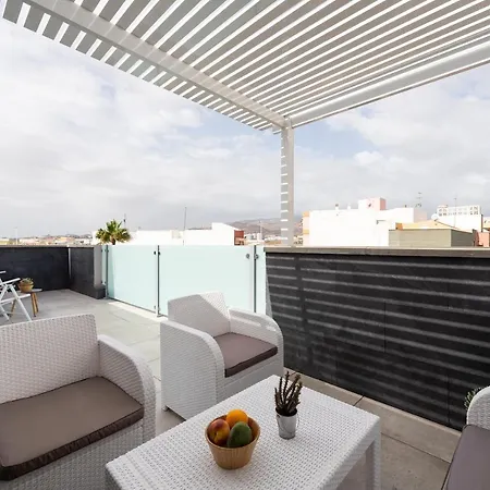 Durmiendo Sobre El Mar, Vivienda Riscos * Telde