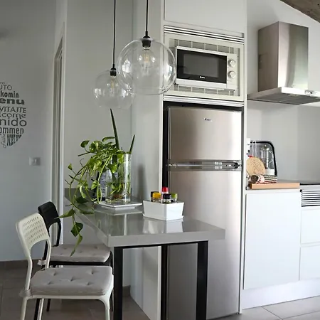 Durmiendo Sobre El Mar, Vivienda Riscos Lejlighed
